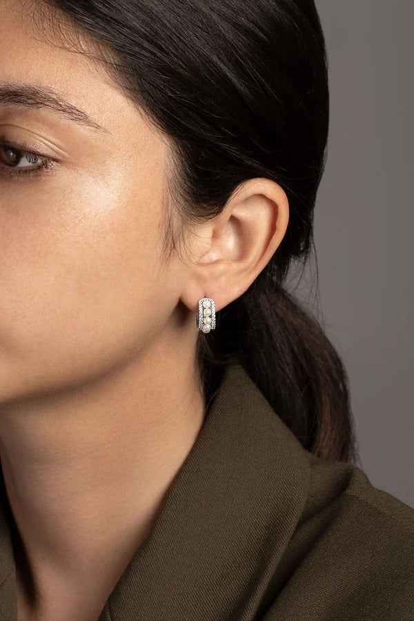 Brincos de Argola Pequenos com Pérolas