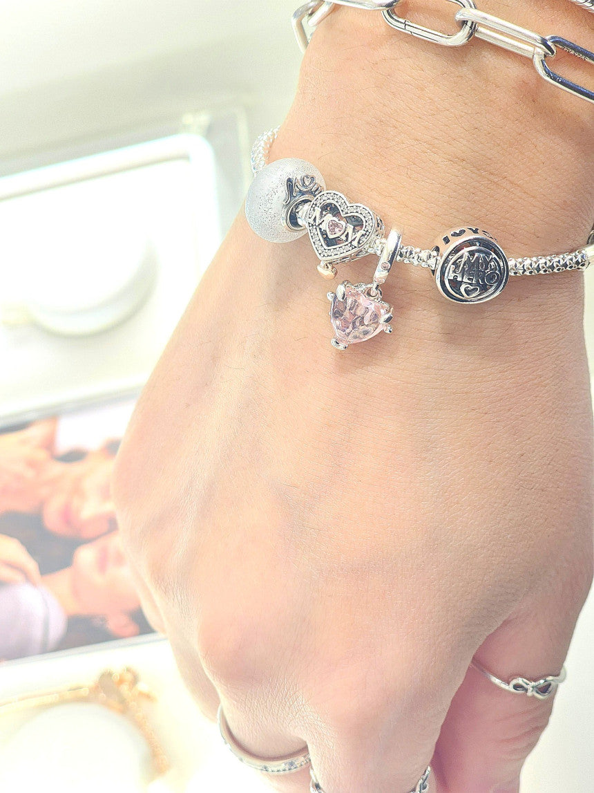 Charm Mãe e coração vazado em dois tons