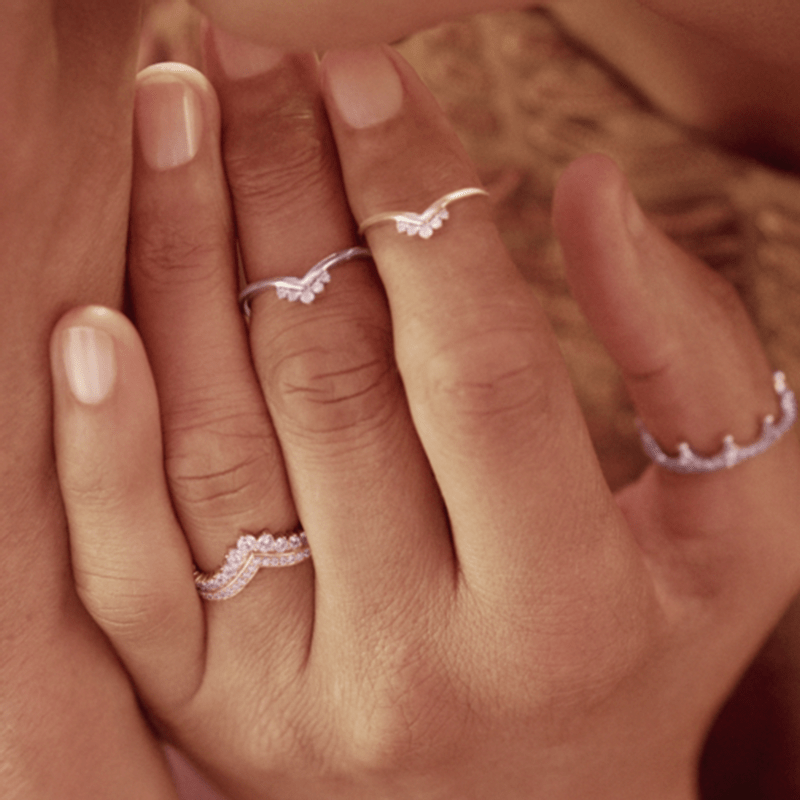 Anel Chevron Coroa Brilhante - Wayne Joias