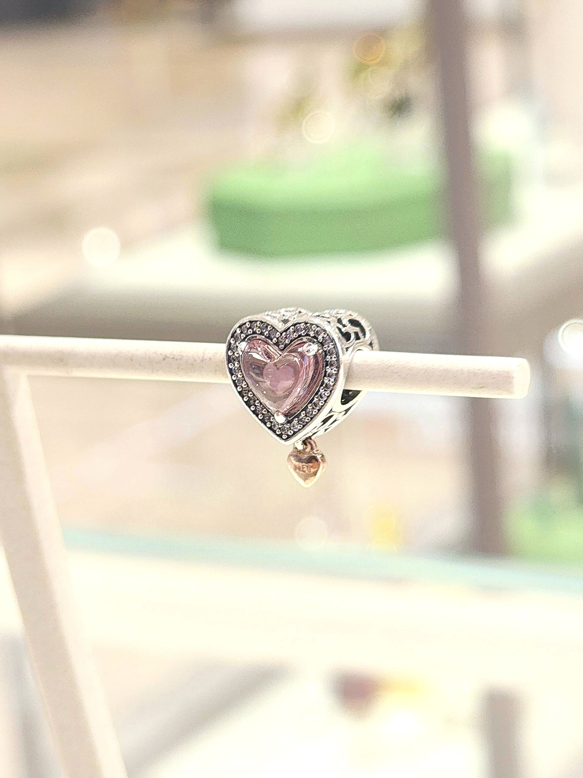 Charm Mãe e coração vazado em dois tons