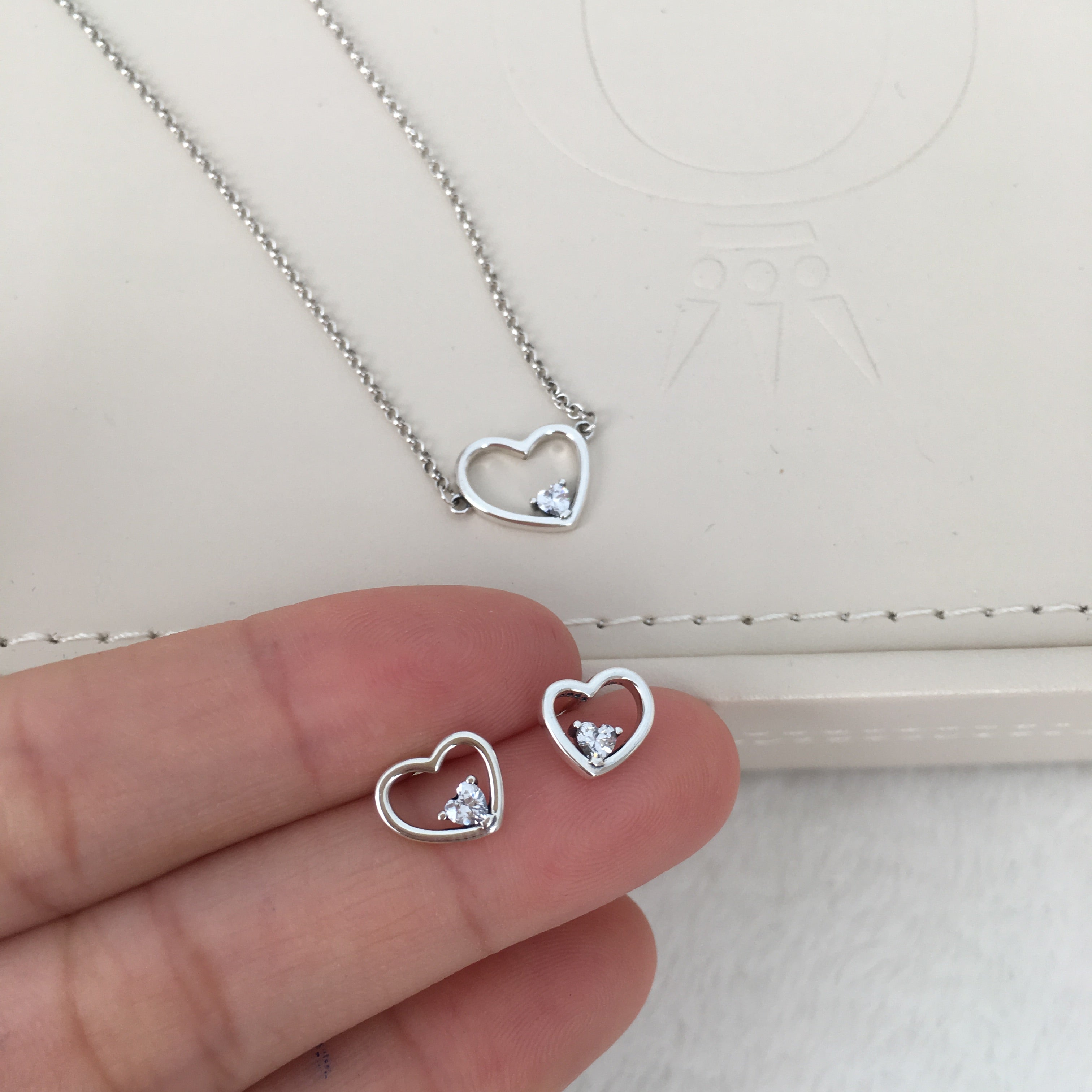 Brinco Coração Assimétrico - Wayne Joias