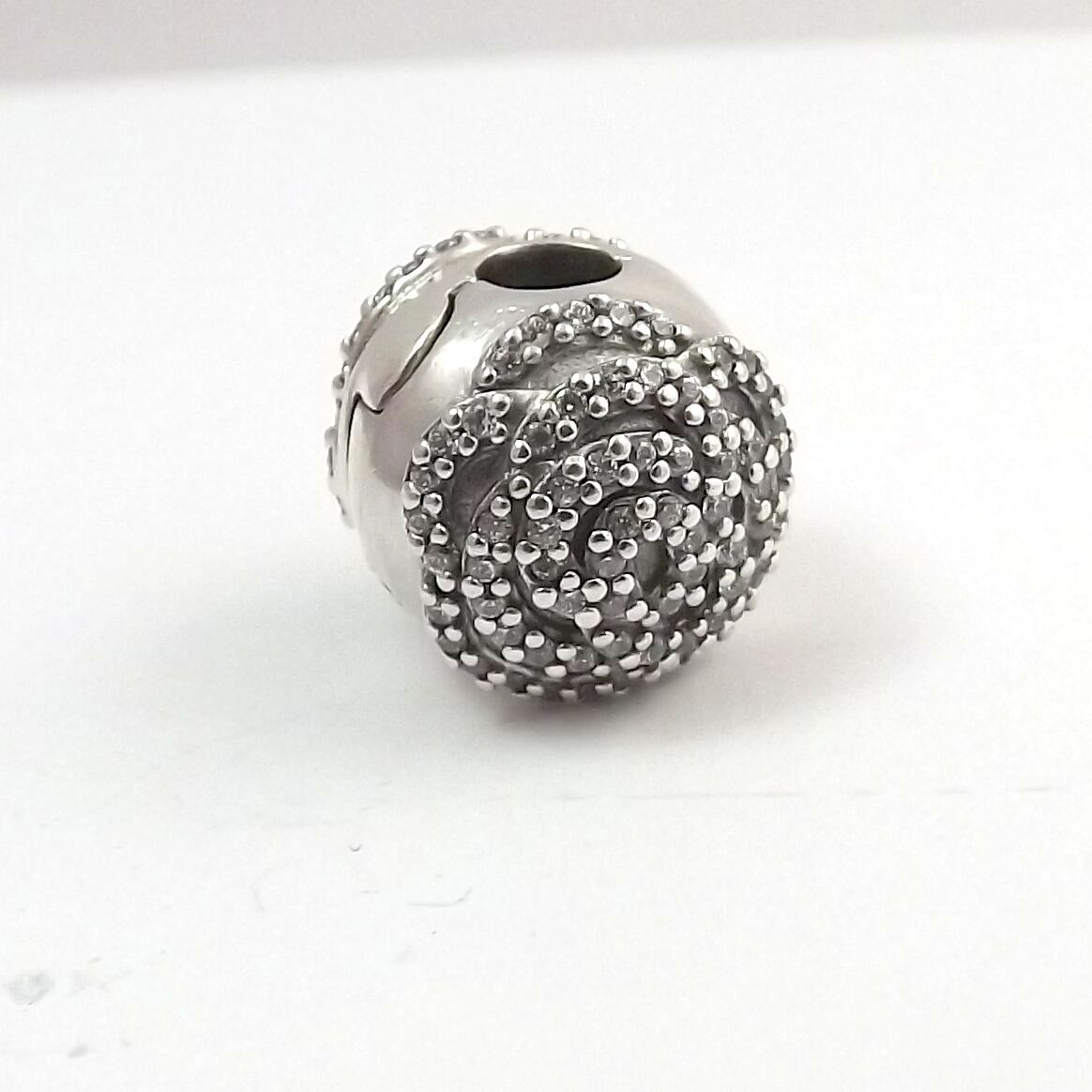 Clipe Rosa Brilhante