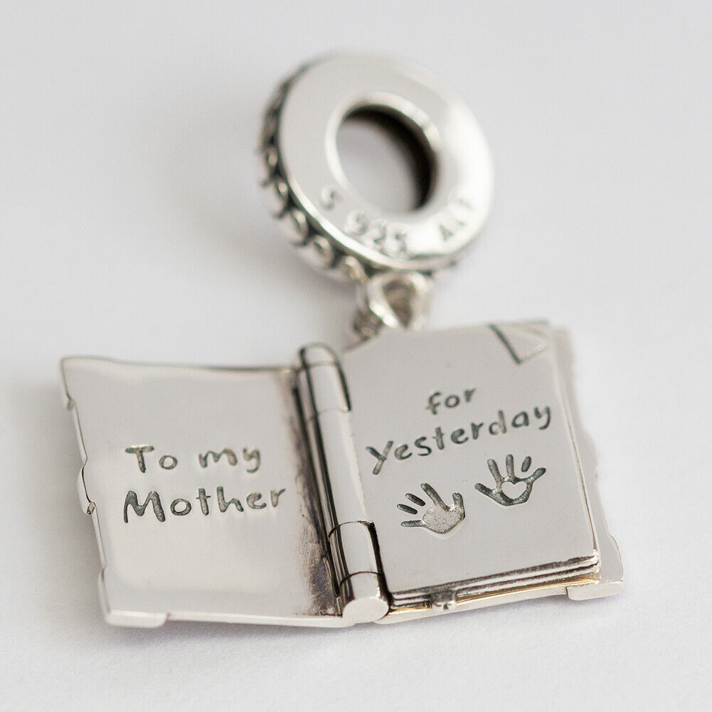 Charm Pendente Livro da Família