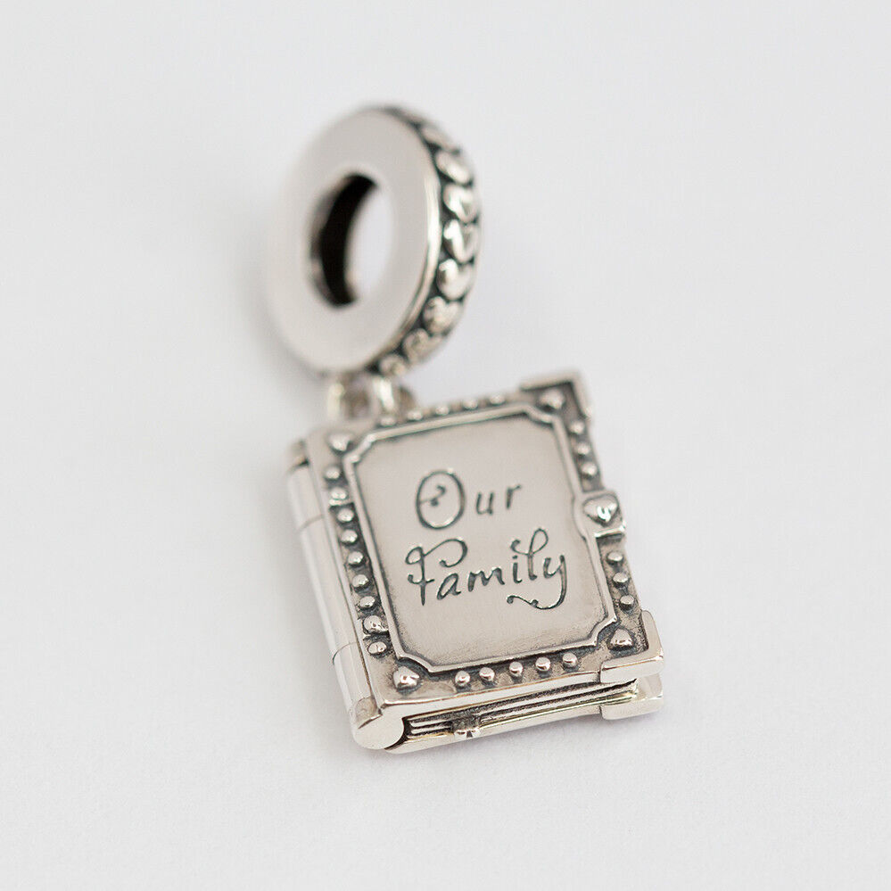 Charm Pendente Livro da Família