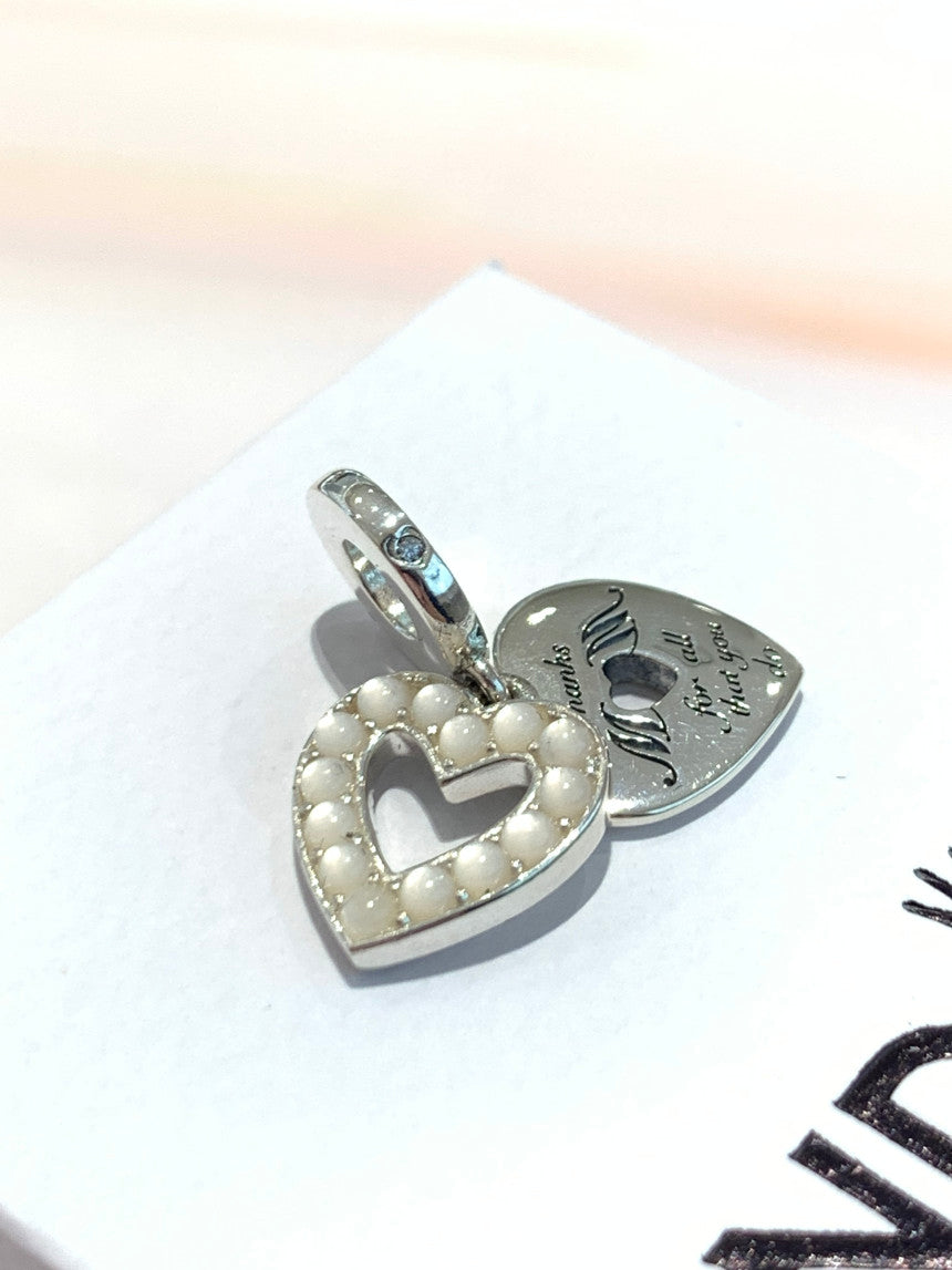 Charm Pendente Duplo Coração Branco Perolado