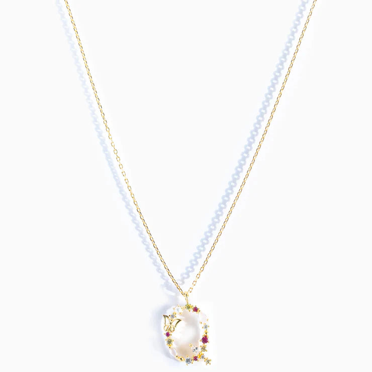 Colar Letra Borboleta