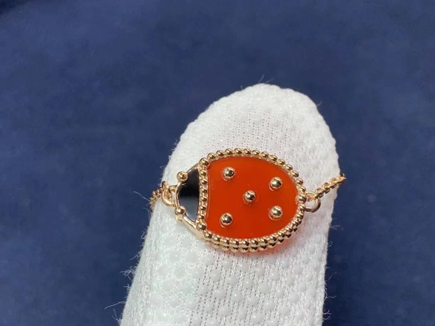 Pulseira Lucky Spring Joaninha Com Asas Fechadas