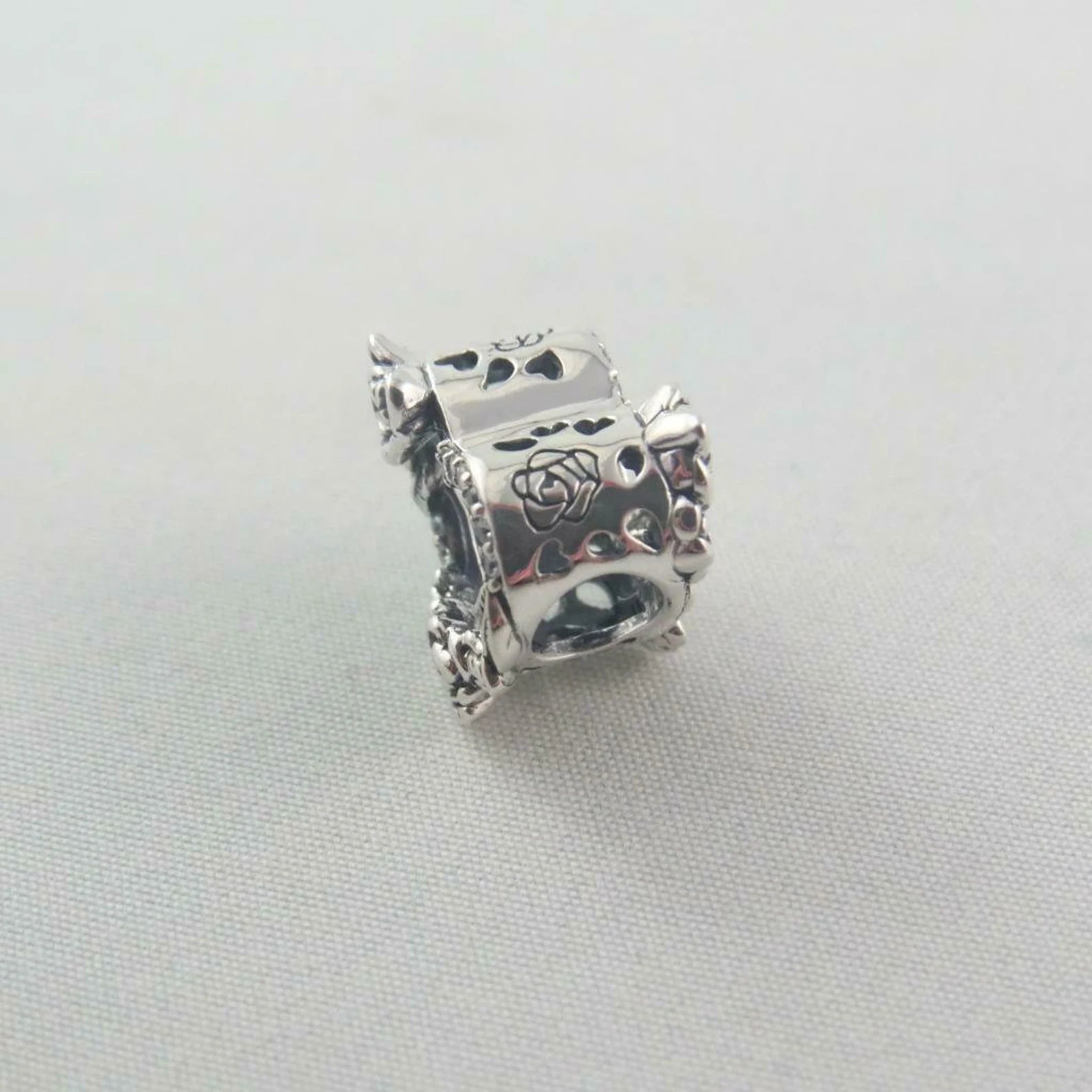 Charm Coração Aberto E Rosas