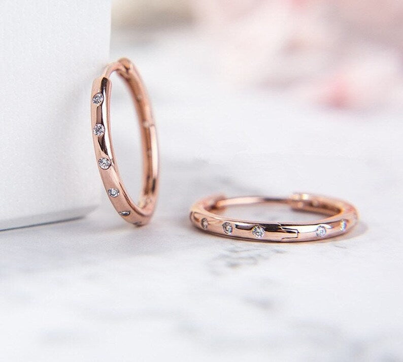 Brinco Argola Ponto de Luz - Wayne Joias