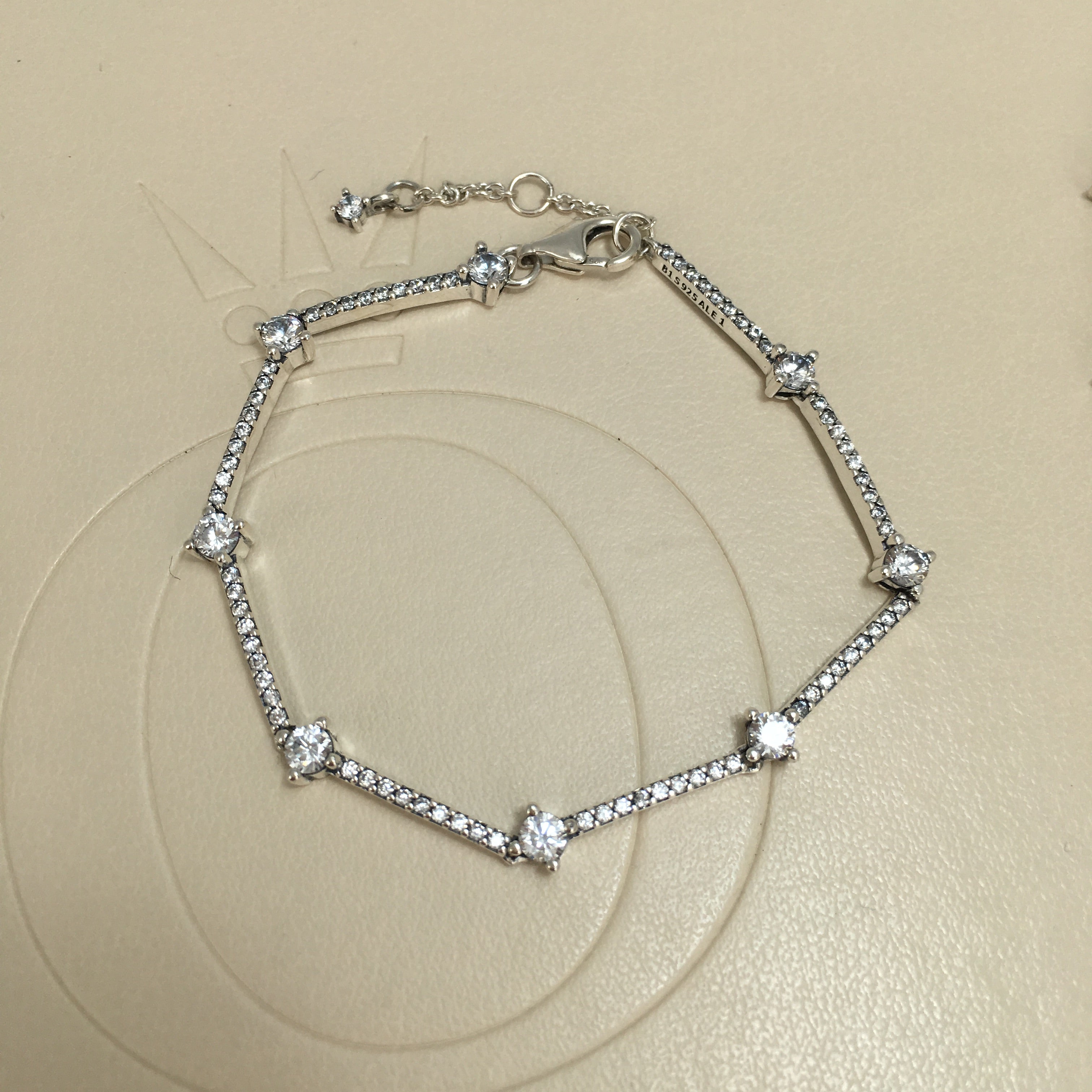 Pulseira com Barra Brilhante - Wayne  Joias