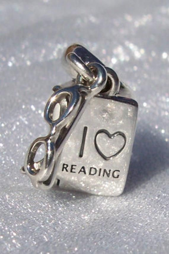 Charm Pendente i Love Reading' (Eu Amo Ler)